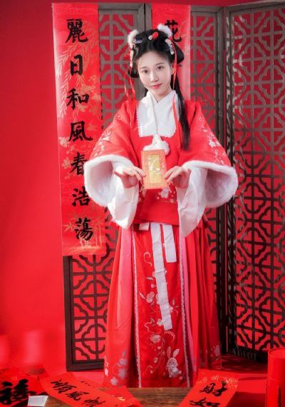 王者荣耀女英雄衣服被否掉_国产剧最新电影在线观看